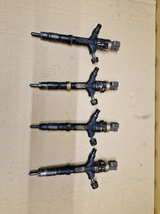 Wtrysk wtryskiwacz wtryskiwacze paliwa 2.0 D4D 116 KM Toyota RAV4 II