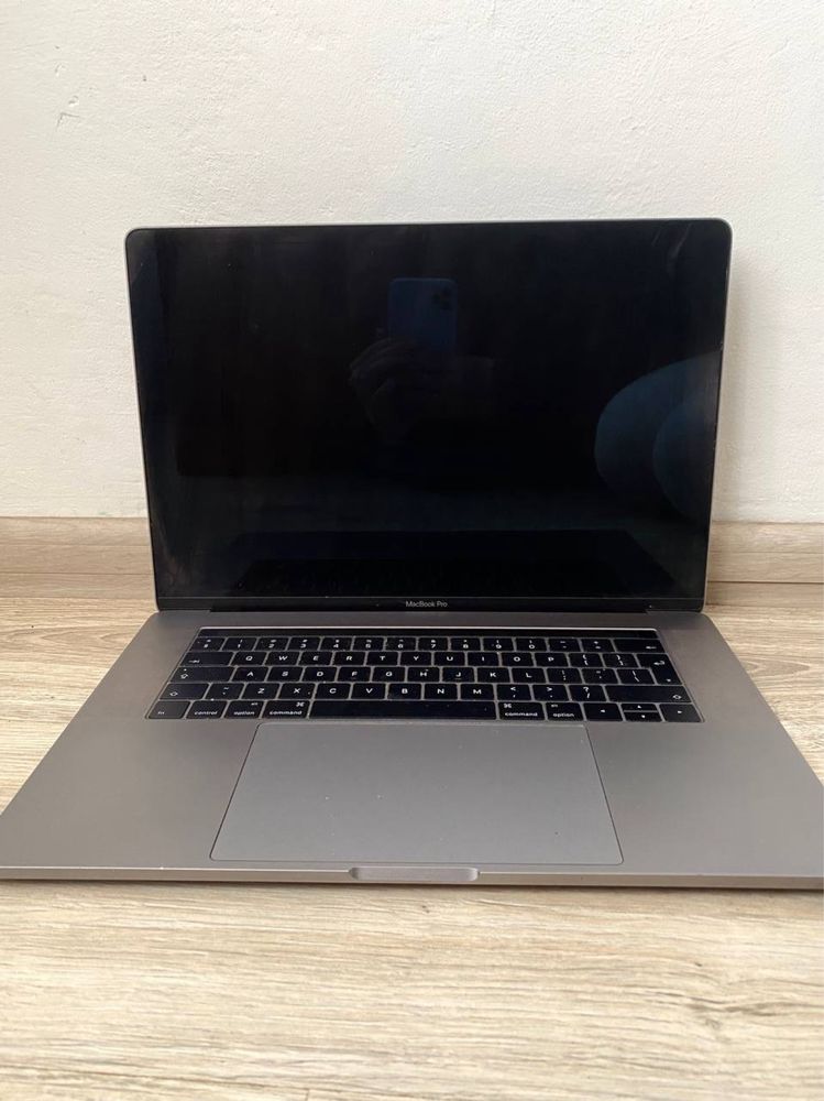 MacBook Pro 15-inch, 2016 рік 16гб оперативки SSD 1 теребайт