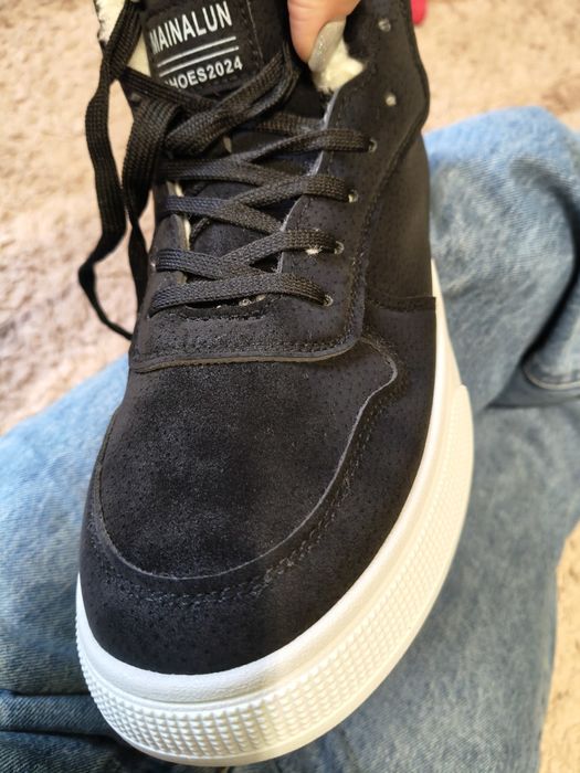 Продам нові ботинки