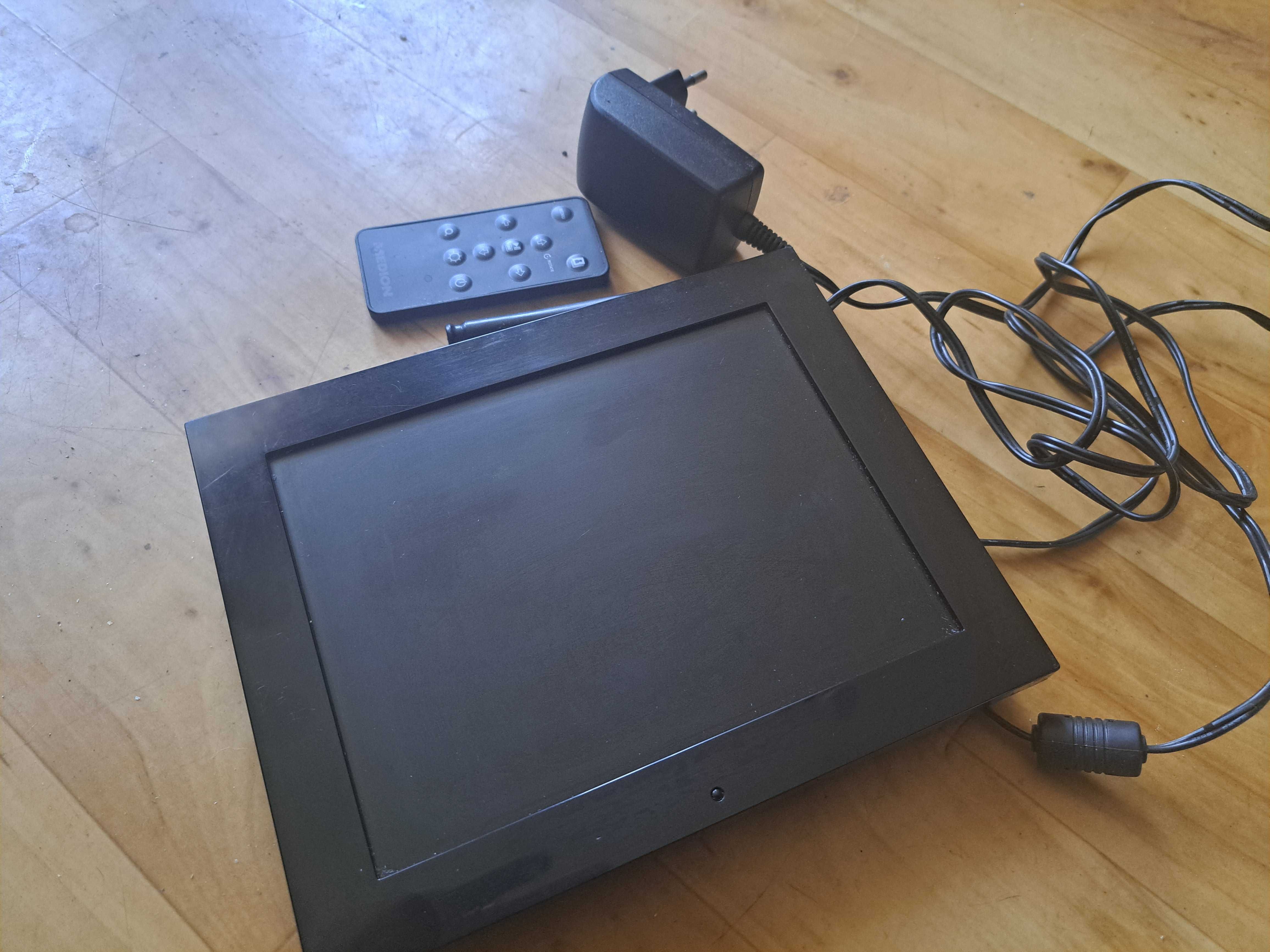 Ramka elektroniczna medion plus pilot