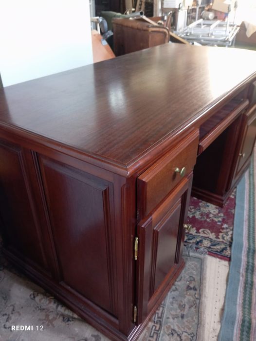 Secretaria estado novo em mogno maçico de boa qualidade Secretaria est