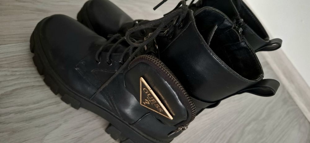 Trapery  kozaki  czarne GUESS 38