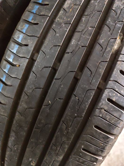 Pneus 215/65r17 Continental EC6 75 % piso