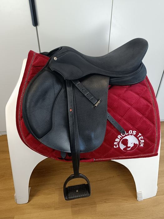 17,5 cali Wintec pro jump siodło skokowe Id.457 wymienne łeki