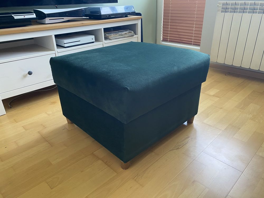 Pufa z pojemnikiem w srodku butelkowa zieleń