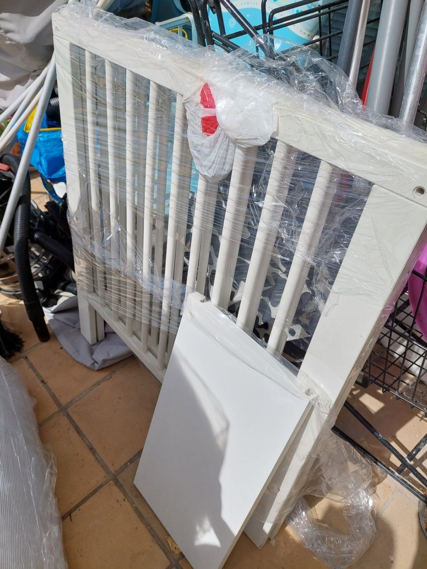 Cama de criança branca