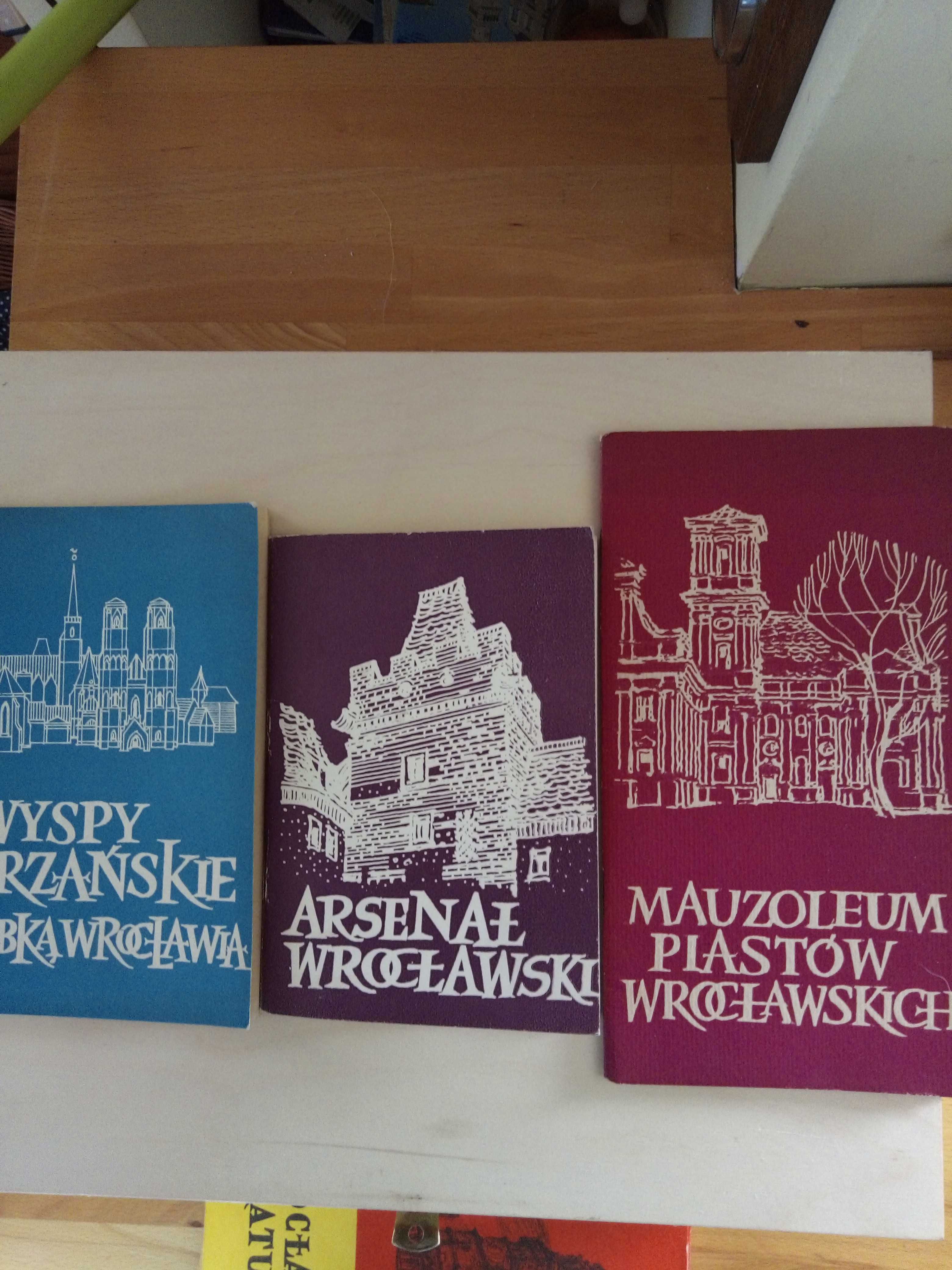 PRL lata  1973 - 1976 - Wrocław z rysunkami  Ryszarda Natusiewicza