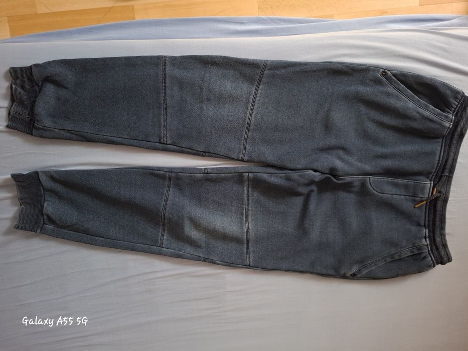 Spodnie joggery ocieplane Reserved rozm. 164 cm