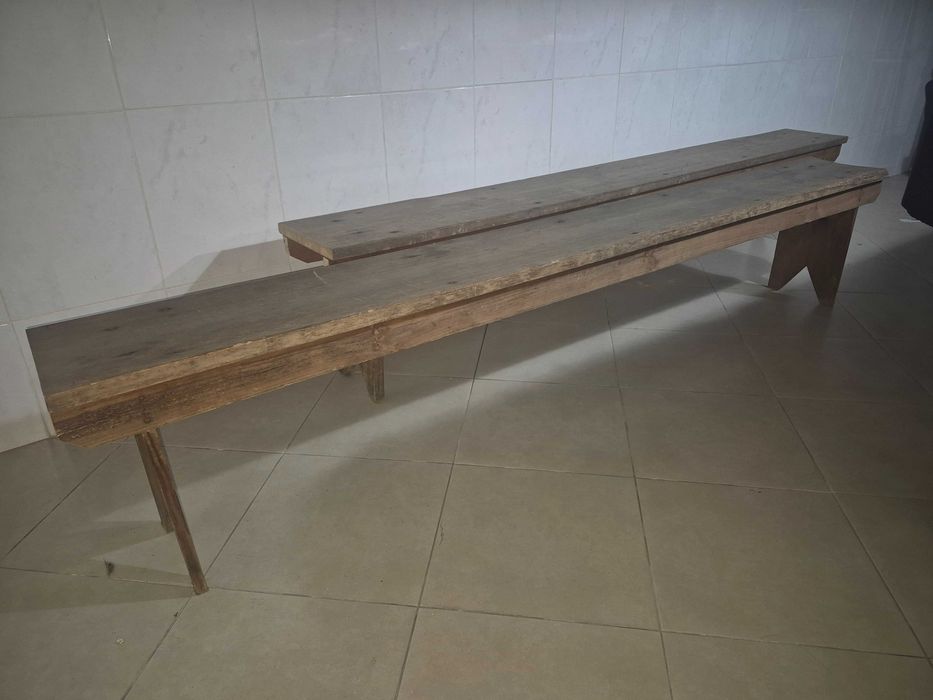 2 Bancos madeira maciça