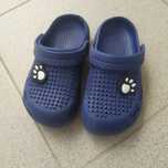 Sapato tipo Crocs - Tam 26