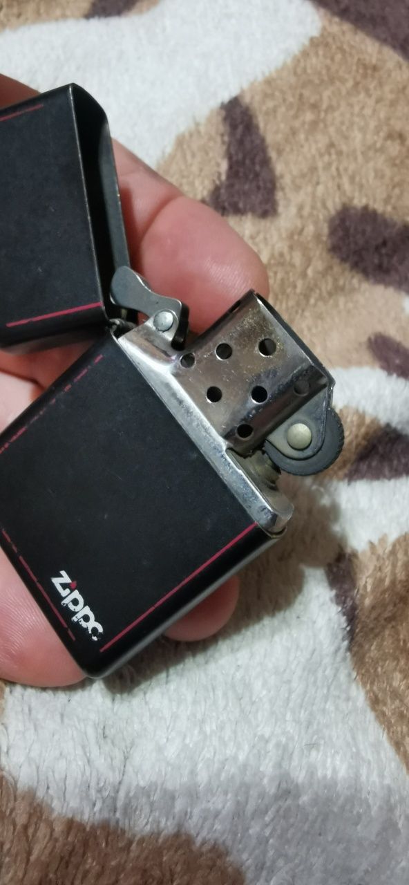 Бензиновая зажигалка Zippo