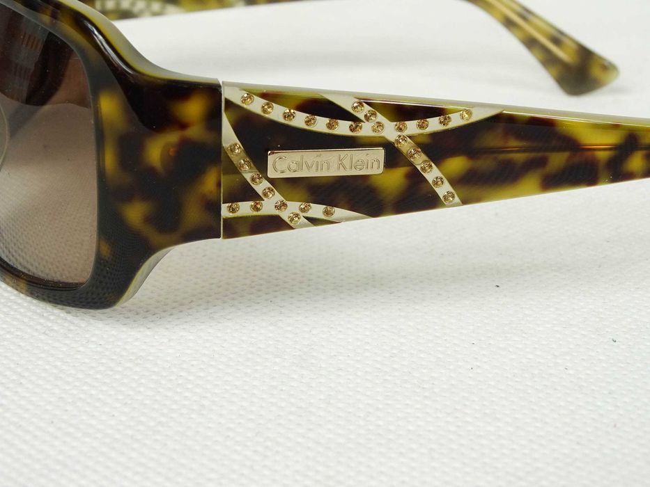 Okulary przeciwsłoneczne Calvin Klein model 976S 01