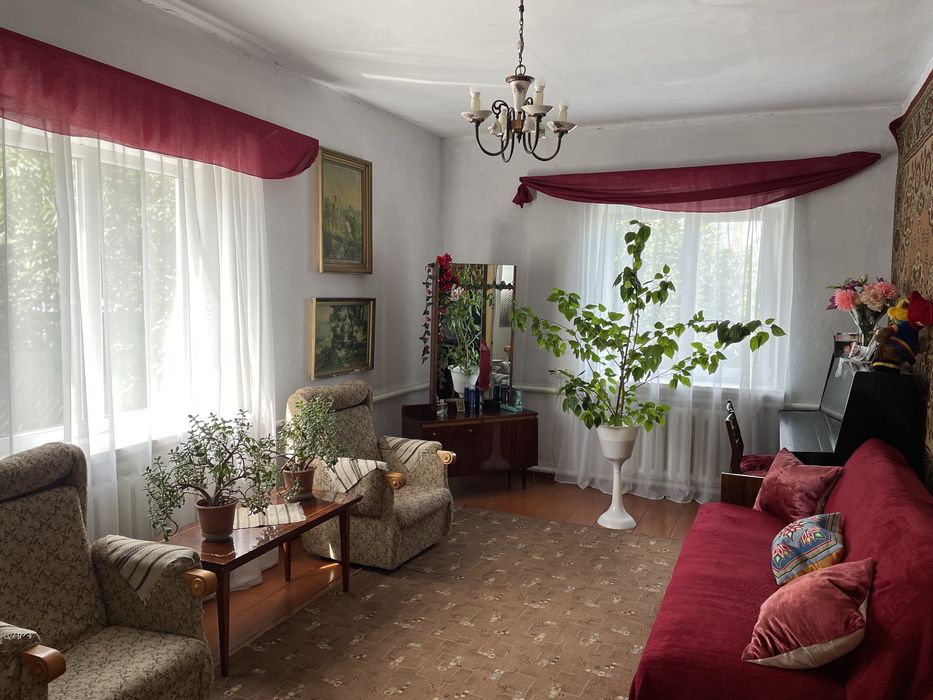 Продам цегляний будинок