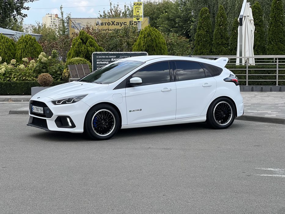 Ford Focus 3 electric 2018 год 33 kw в RS обвесе