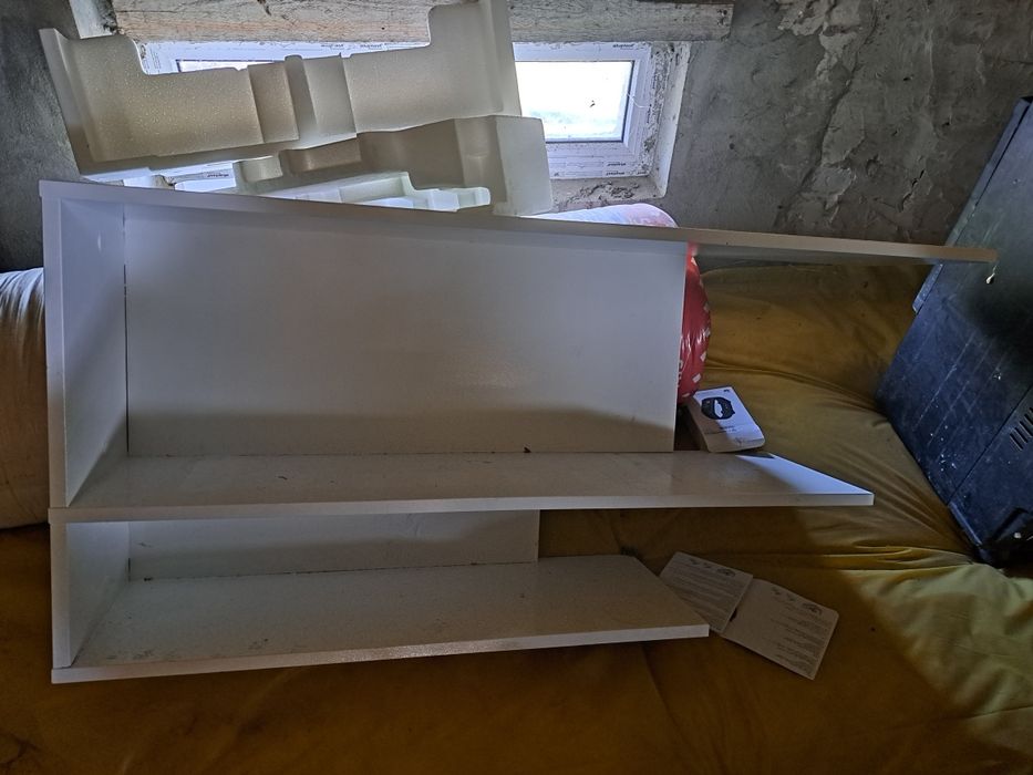 Szafka na sciane do pokoju , najdłuższe ramieniem 120 cl,