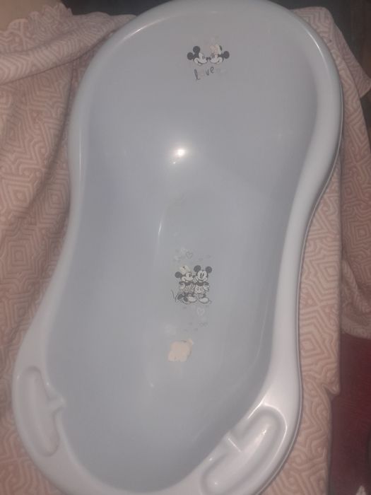 2 banheiras de  bebe 10€ cada