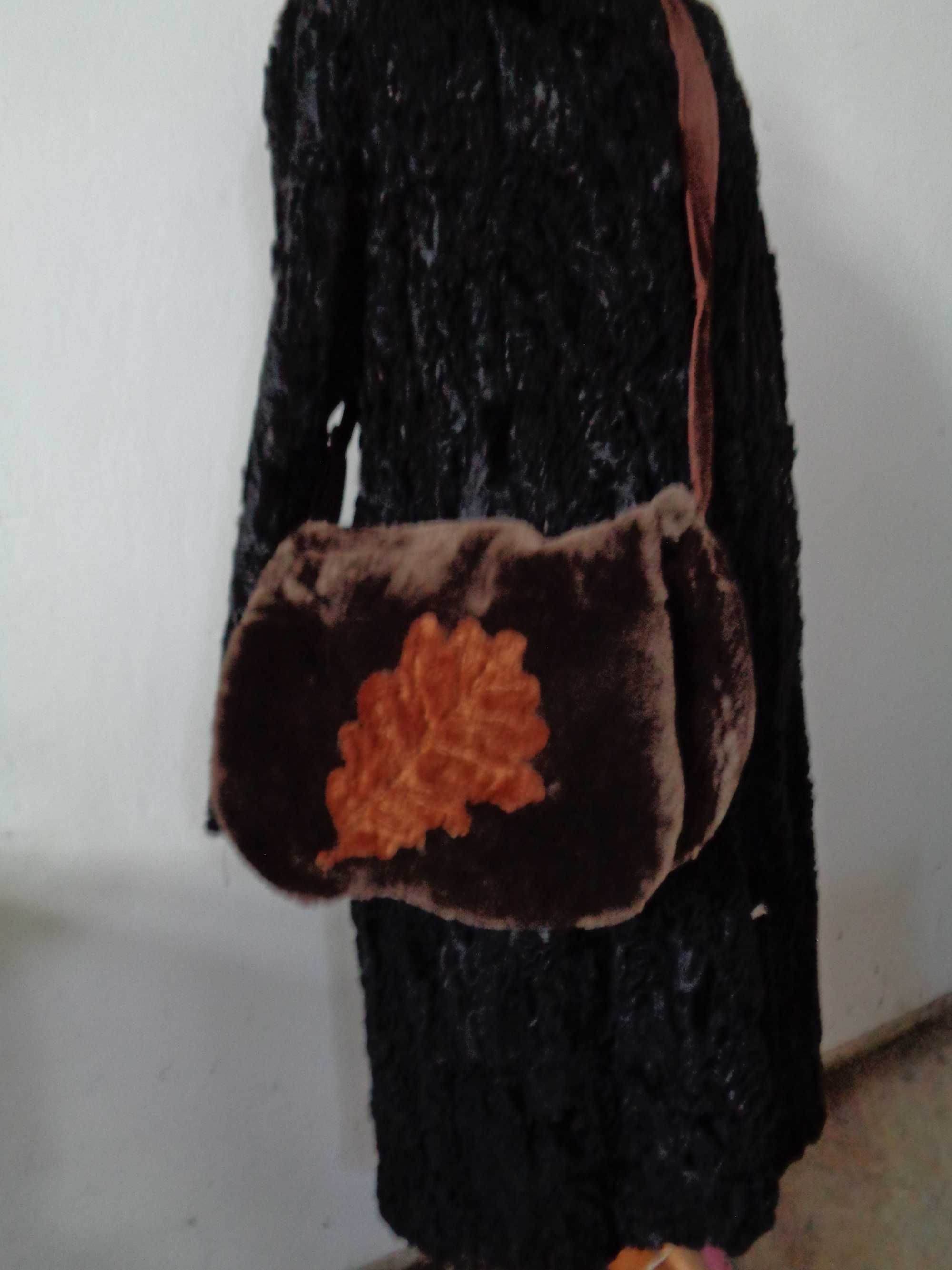 WYPRZEDAŻ Artystyczna skórzana torba-futrzak z liściem. Handmade