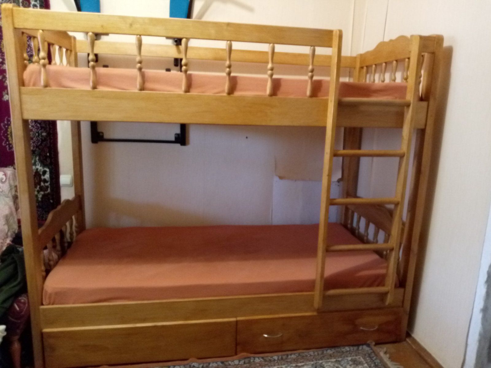 Двоярусне ліжко для дітей