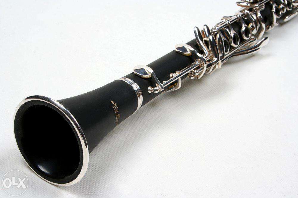 Clarinete preto novo de marca Karl Glaser