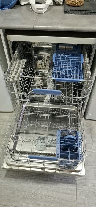 Maquina lavar loiça Indesit DFP 58T94 CA NX EU INOX