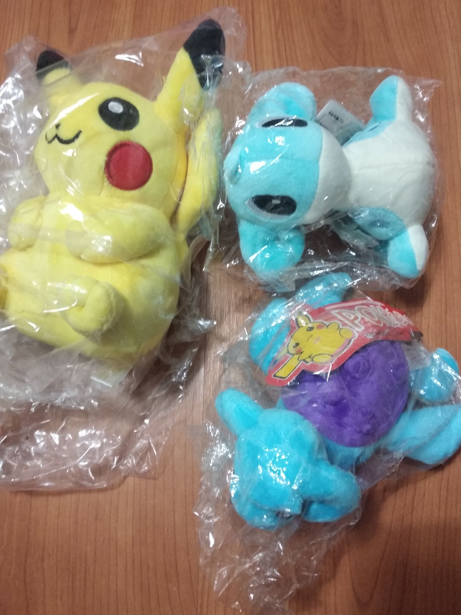 Carteira pokemon e relogio novo peluches balões e pokebolas