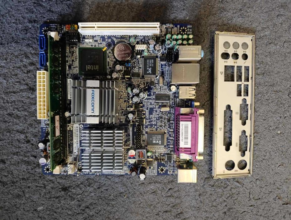 mini-ITX материнська плата Foxconn 45cs/45csx