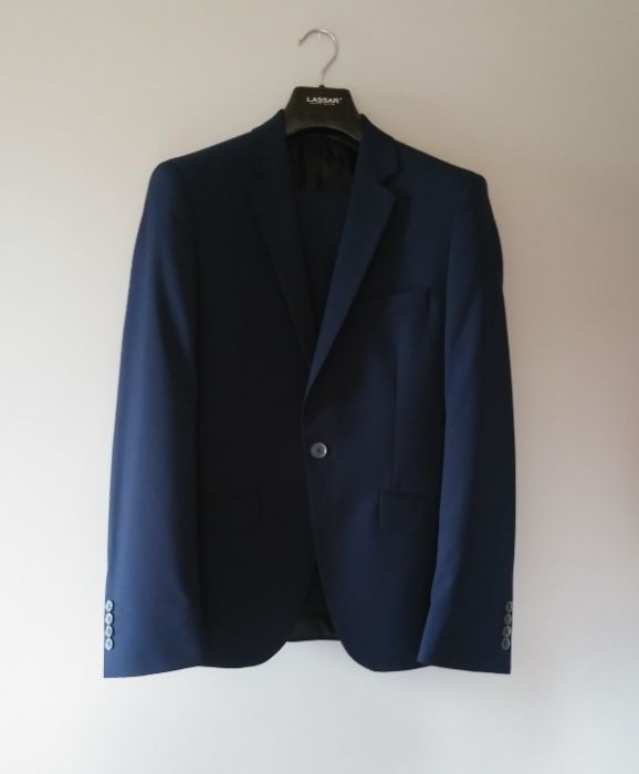 Garnitur męski marki LASSAR w kolorze granatowym | 70% WEŁNA | Nowy!