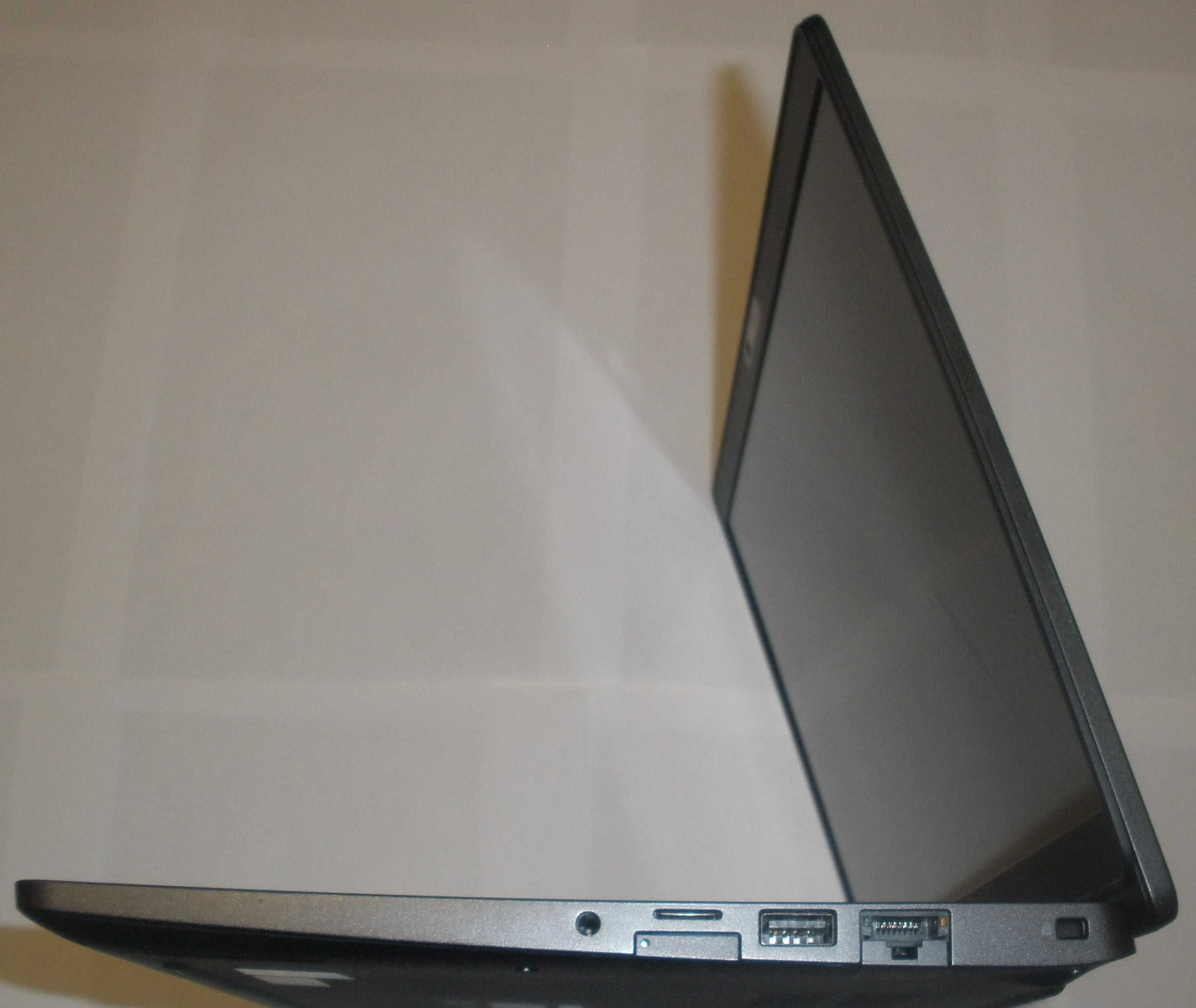 Ультрабук DELL Latitude 5300/i7-8665U/16Gb/256Gb/13.3"FHD