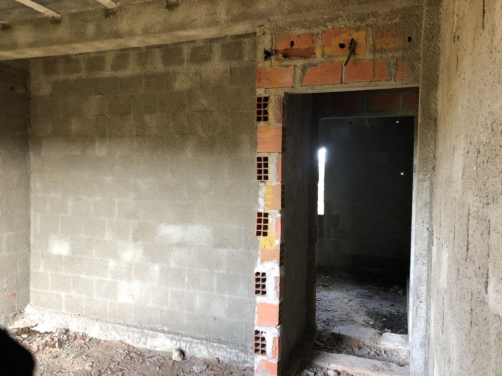 Quinta rustica 4320 m , com moardia t3 c permissao para finalizar obra