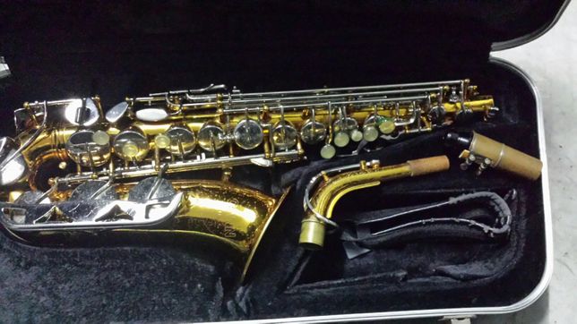 Saxofone Alto Conn 20M