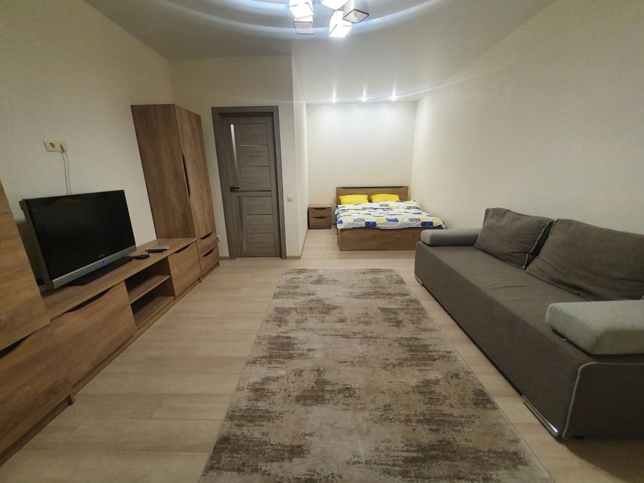 . ЖКАтлант.Оренда подобова квартира. Рівненська, Київський майдан.