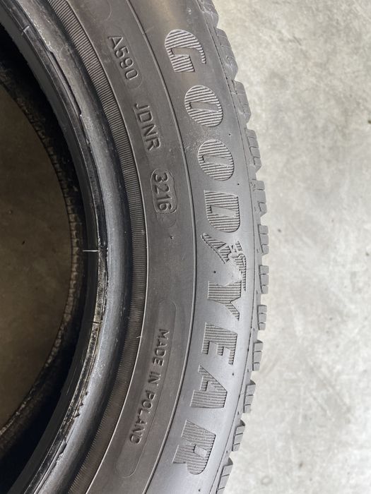185/60 R15 Good Year Zimowe