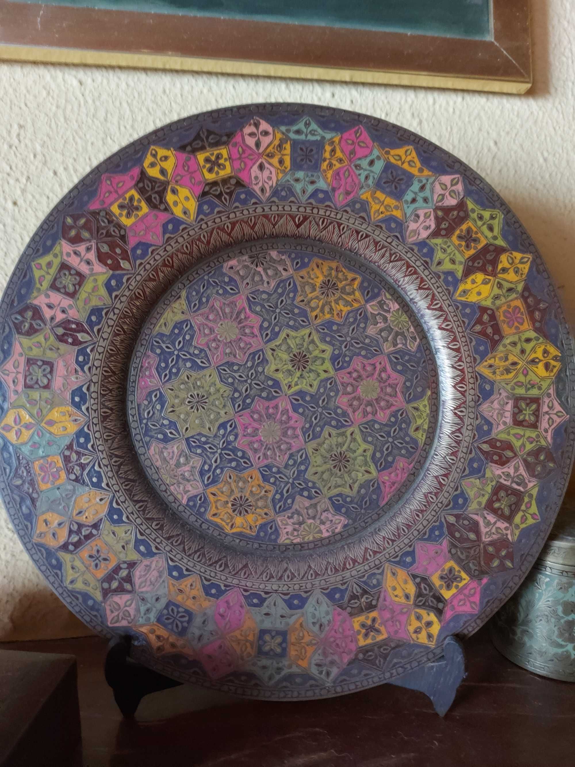 Peças antigas de estanho e metal