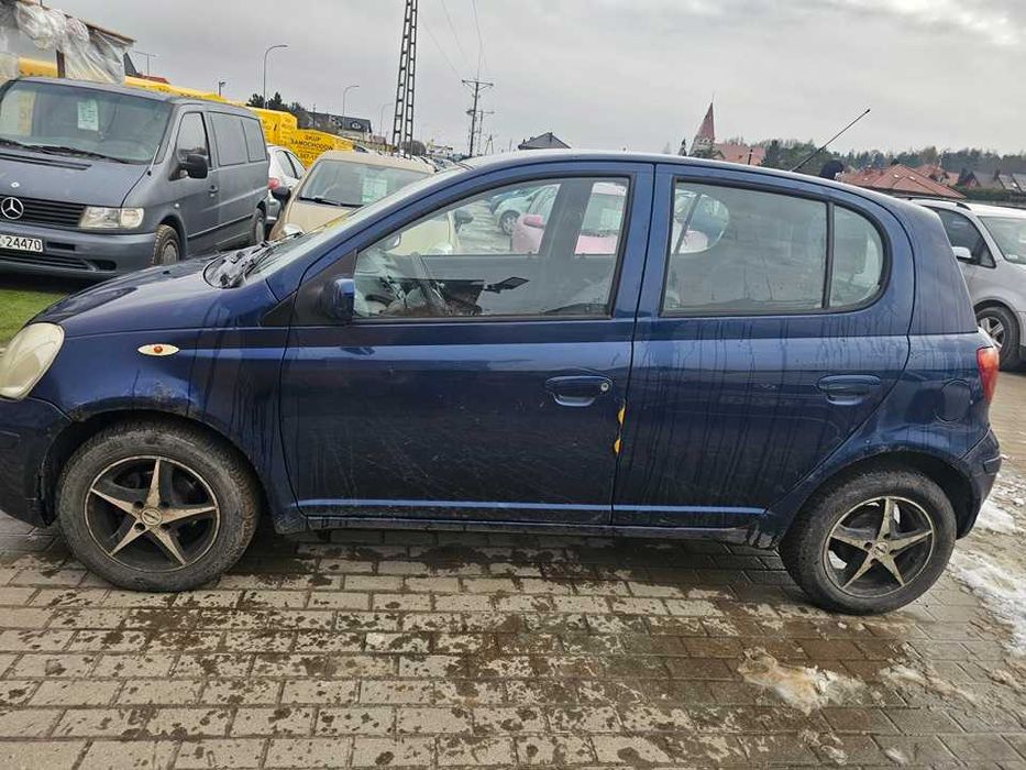 Toyota Yaris 2003r/1.0 benzyna/miejskie auto/5drzwi/okazja/68KM