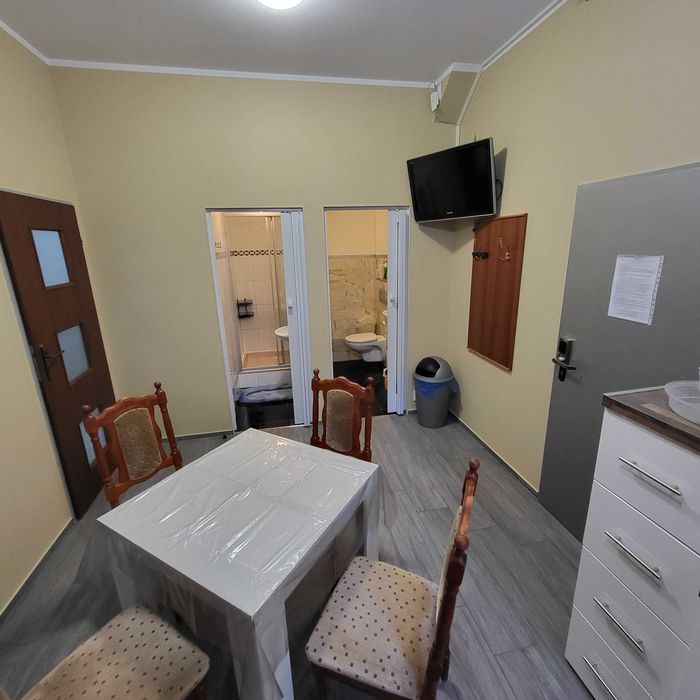 1. Mieszkania, apartamenty, pokoje, kwatery, noclegi pracownicze