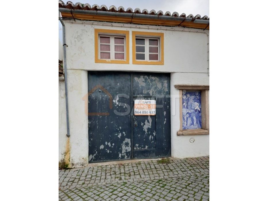 Garagem na Rua Da Cruz