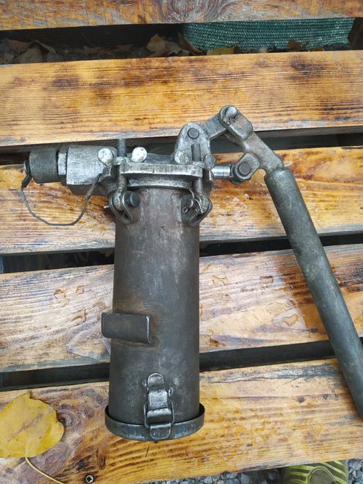 воздушный сигнал.гидроцилиндры шприц пресс