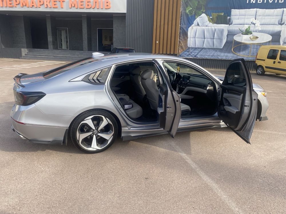 Honda Accord X 2.0 Touring