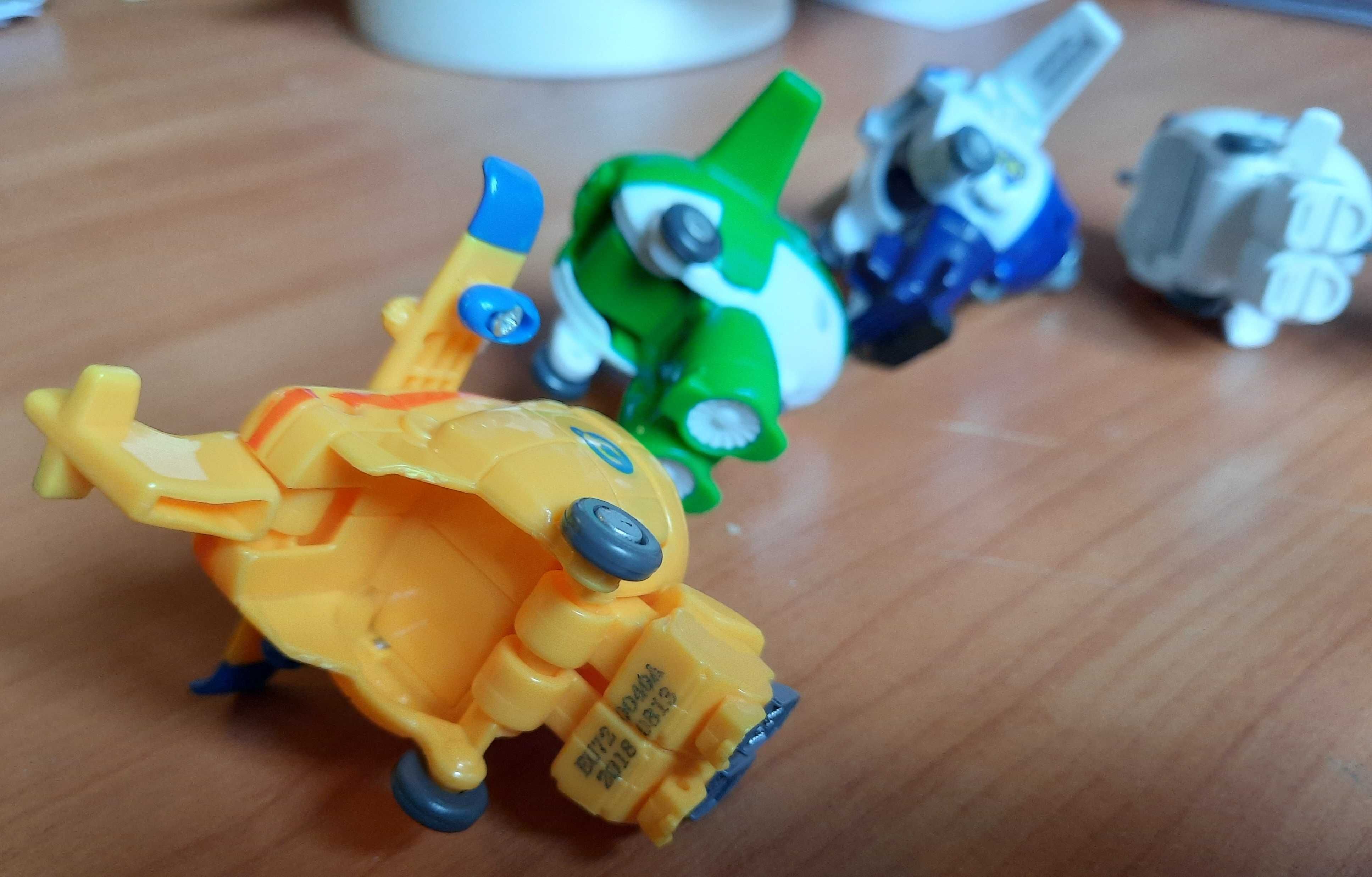 Figurki Super Wings