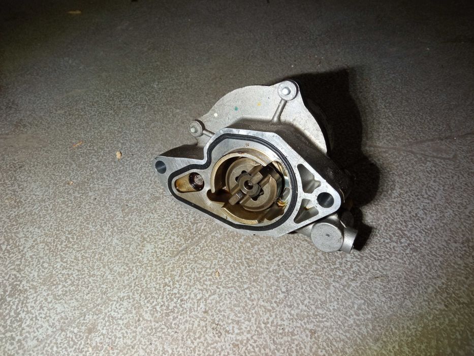 Pompa podciśnienia vakum wacum Opel Insignia A 2.0 turbo benzyna