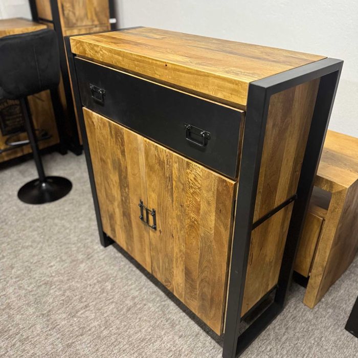 Piękna duża Komoda serii Britt tylko w MangoMeble