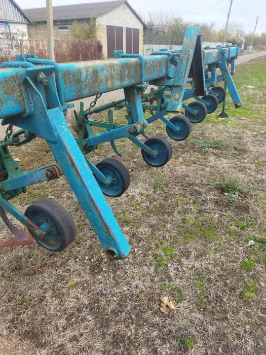 Продам міжрядний культиватор 9 секцій