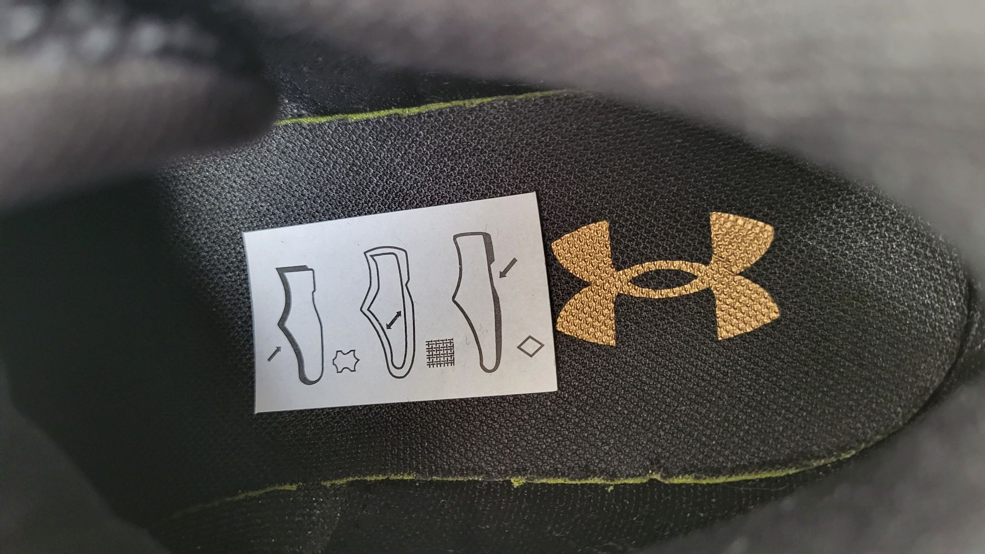Under Armour czarne wyższe buty adidasy 38