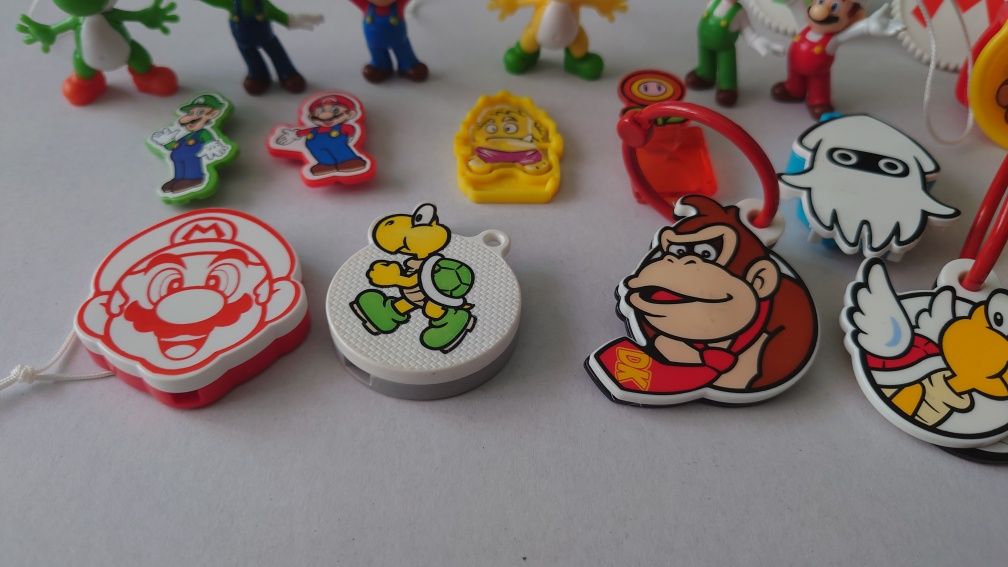 Zabawki Kinder niespodzianka z jajka niespodzianki Mario Luigi M1