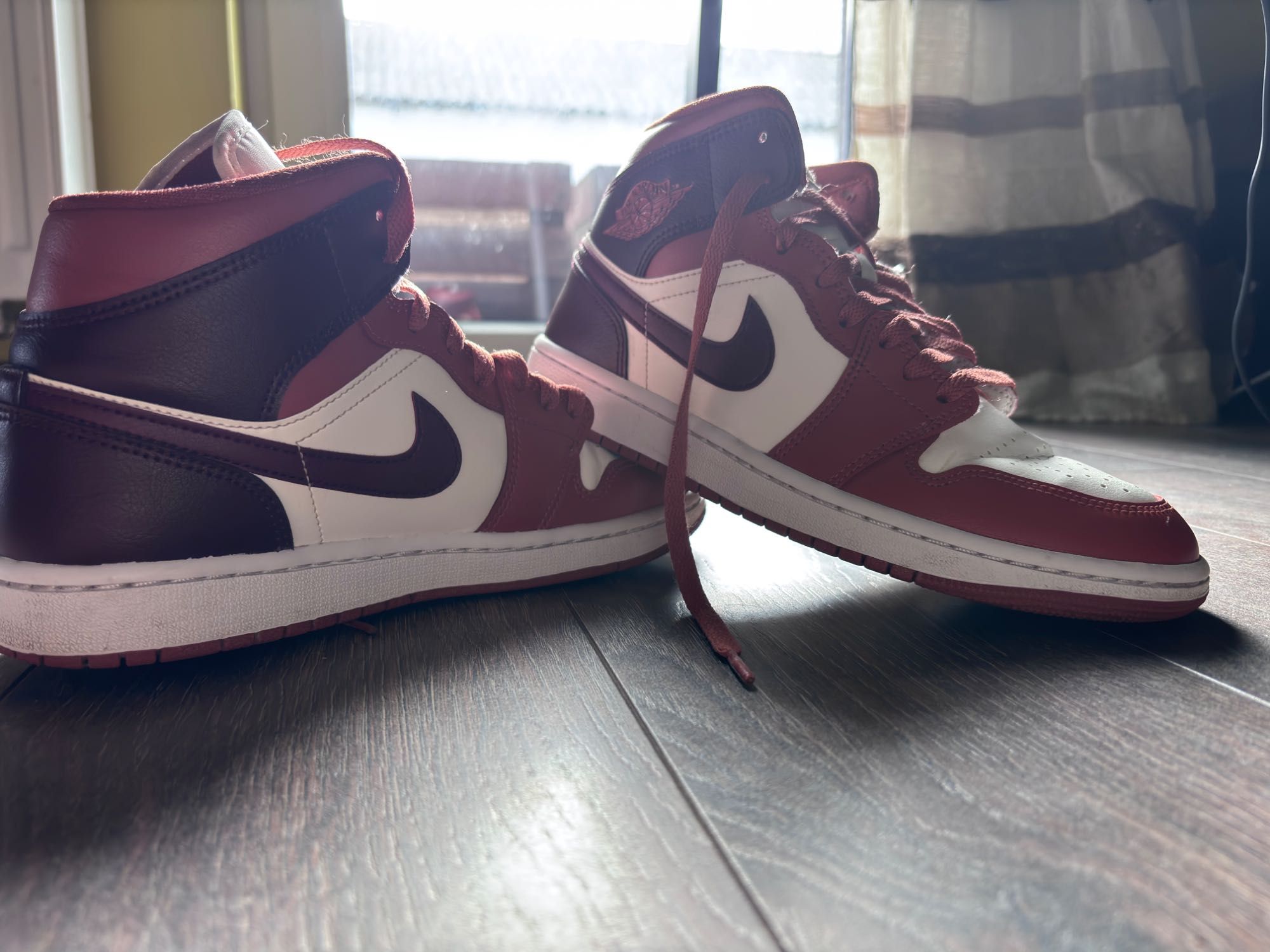 Jordan 1 mid rozmiar 40,5