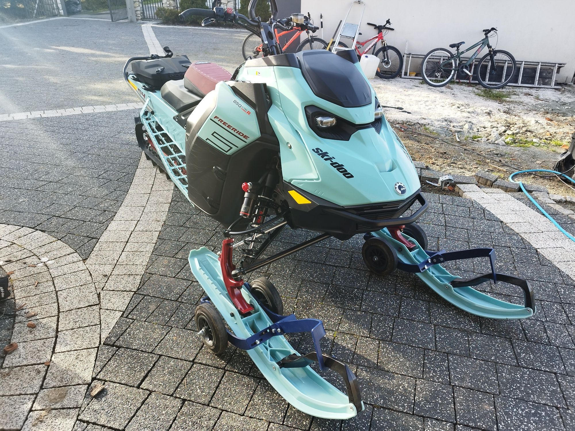Skuter śnieżny Ski doo 2024 Turbo freeride 154
