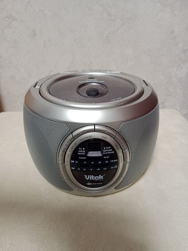 Магнитола, СD проигрыватель, радио VITEK VT-3466
