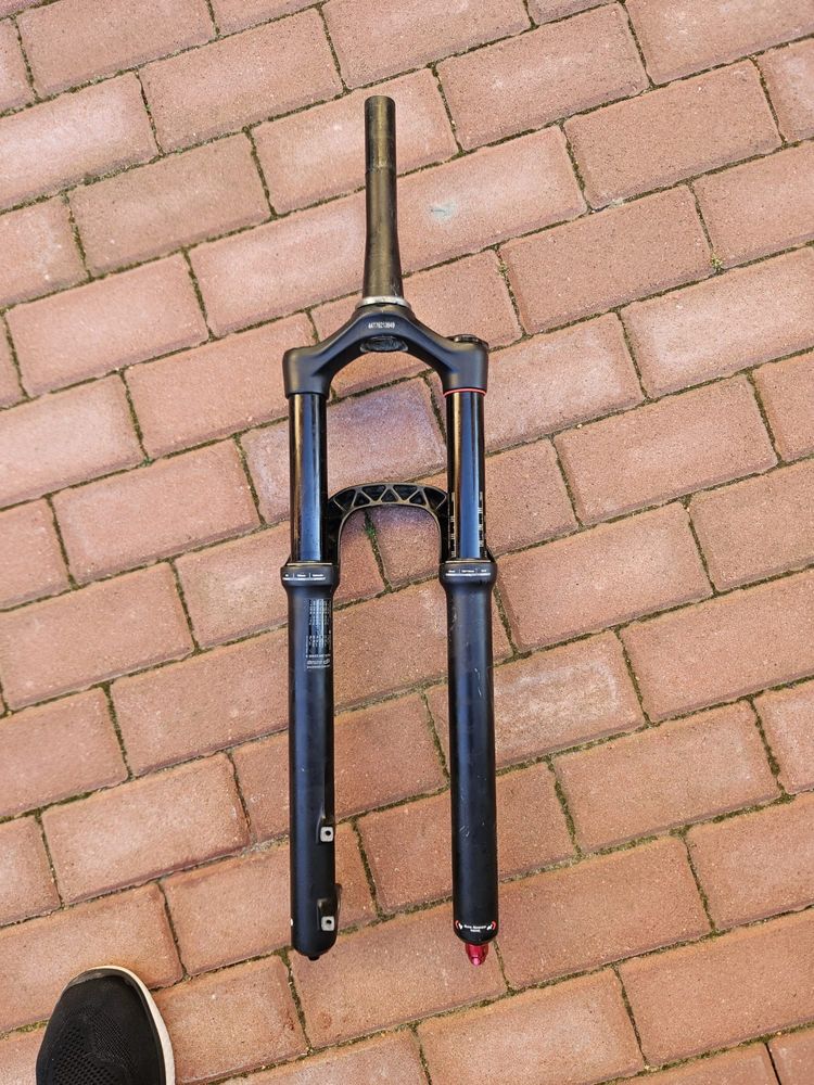 Amortyzator rock shox Yari 27.5+” 29”