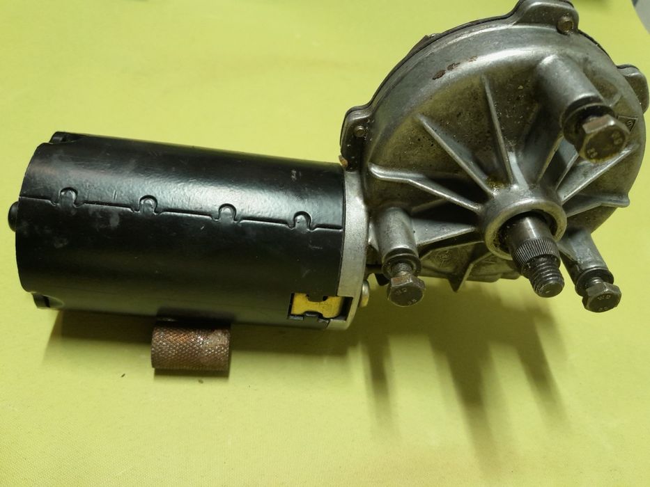 Silnik wycieraczek 12 v