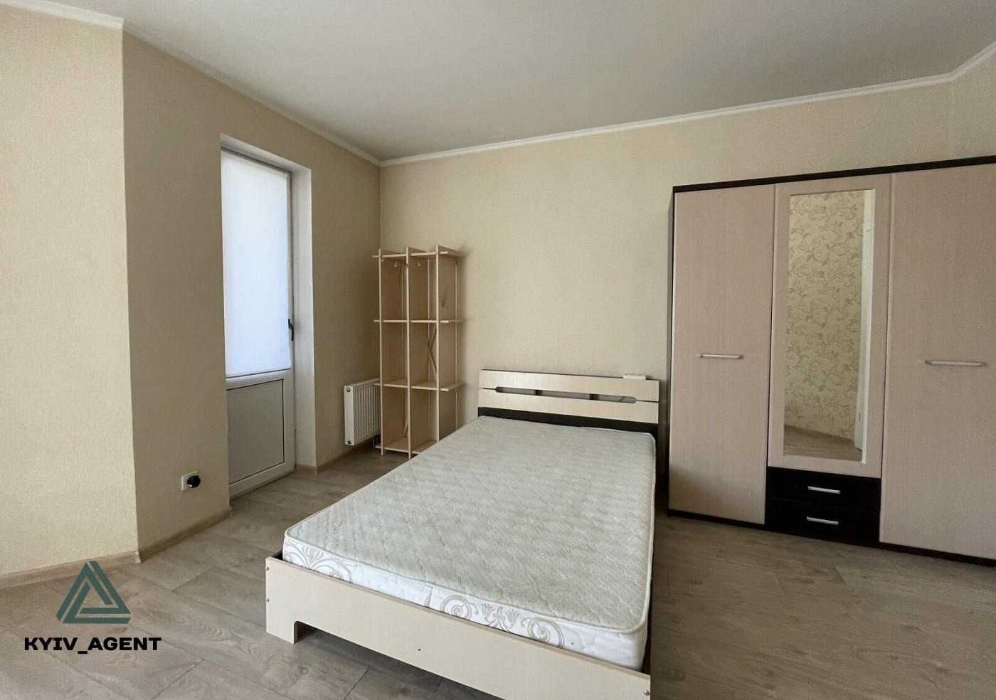 До метро 2-хвилини !!! Продаж квартири 50 м2 на вул. Олександра Мишуги